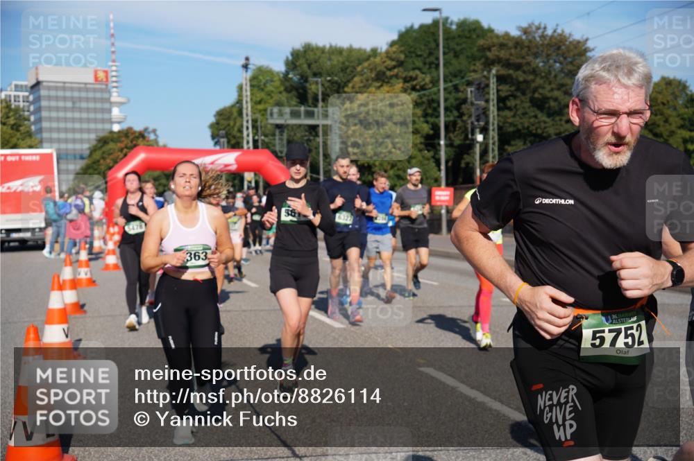 07.09.2025 - BARMER Alsterlauf Yannick Fuchs http://msf.ph/oto/8826114 07.09.2025 10:02:15 Laufen 363, 56, 6327, 36, 5752 meine-sportfotos.de