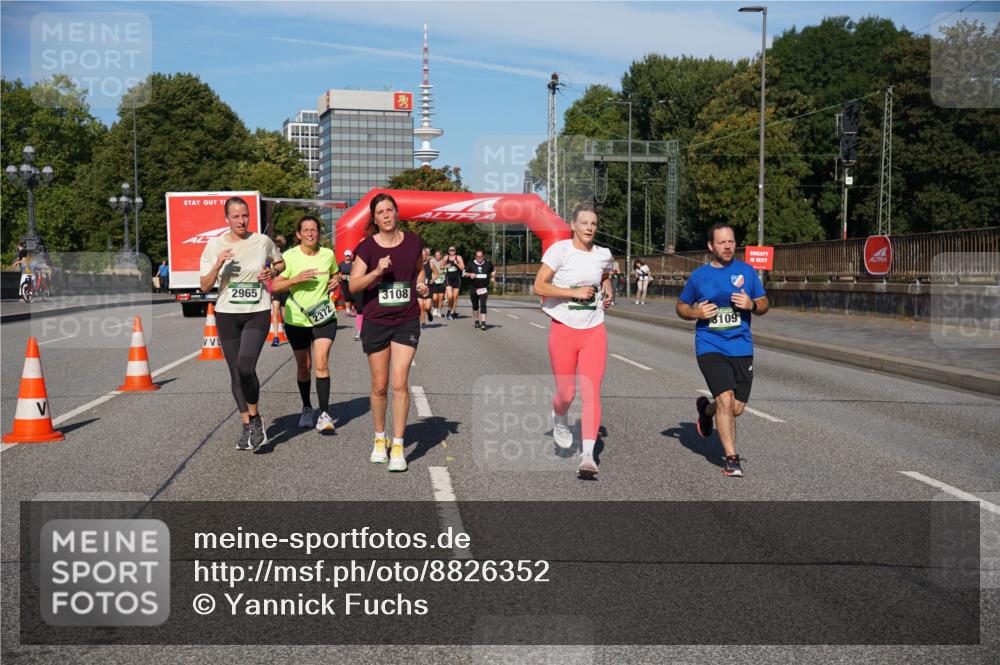 07.09.2025 - BARMER Alsterlauf Yannick Fuchs http://msf.ph/oto/8826352 07.09.2025 10:03:57 Laufen 2965, 2372, 3108, 3109 meine-sportfotos.de