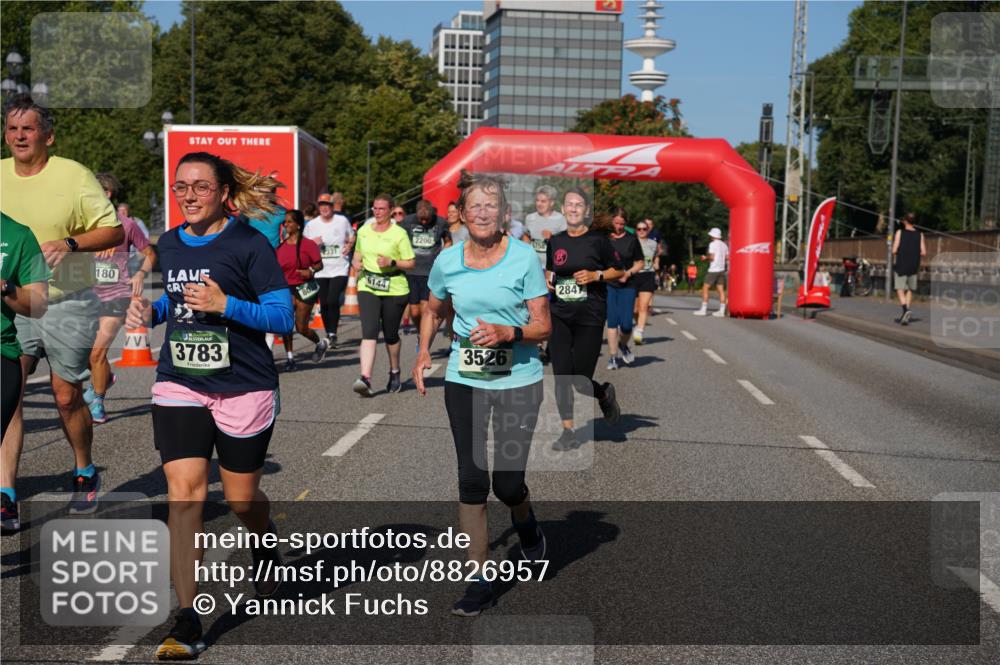 07.09.2025 - BARMER Alsterlauf Yannick Fuchs http://msf.ph/oto/8826957 07.09.2025 10:07:47 Laufen 180, 6144, 3783, 2200, 3526, 284 meine-sportfotos.de