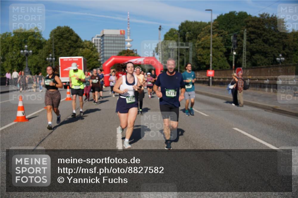 07.09.2025 - BARMER Alsterlauf Yannick Fuchs http://msf.ph/oto/8827582 07.09.2025 10:10:15 Laufen 5278, 5277 meine-sportfotos.de