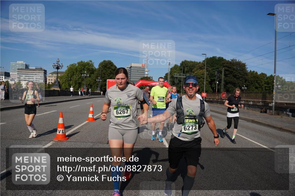 07.09.2025 - BARMER Alsterlauf Yannick Fuchs http://msf.ph/oto/8827873 07.09.2025 10:11:29 Laufen 6267, 3817, 6273 meine-sportfotos.de