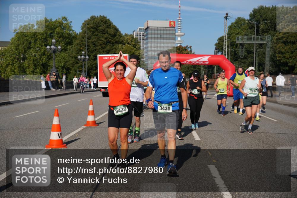 07.09.2025 - BARMER Alsterlauf Yannick Fuchs http://msf.ph/oto/8827980 07.09.2025 10:11:55 Laufen 65, 3429, 3430, 476, 3742, 37, 2974 meine-sportfotos.de