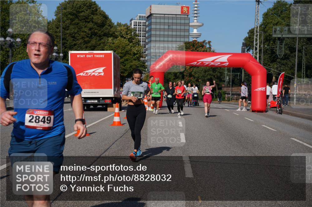 07.09.2025 - BARMER Alsterlauf Yannick Fuchs http://msf.ph/oto/8828032 07.09.2025 10:12:10 Laufen 2849, 388, 4674 meine-sportfotos.de