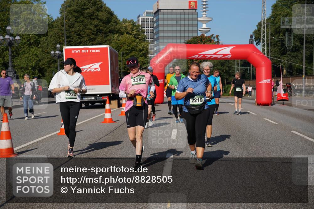 07.09.2025 - BARMER Alsterlauf Yannick Fuchs http://msf.ph/oto/8828505 07.09.2025 10:14:33 Laufen 4724, 9, 2587, 2219 meine-sportfotos.de