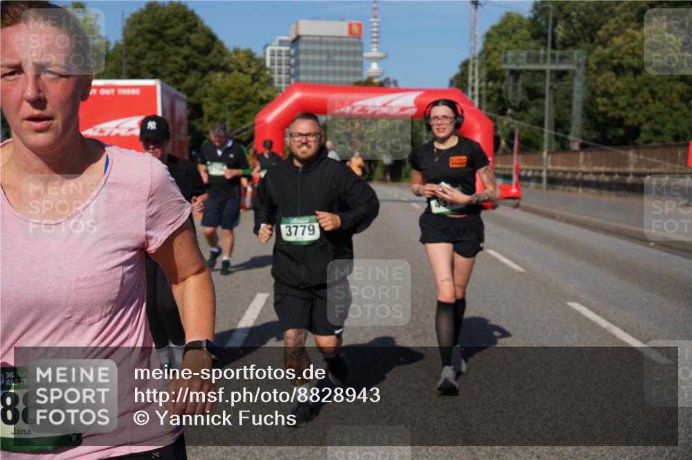 07.09.2025 - BARMER Alsterlauf Yannick Fuchs http://msf.ph/oto/8828943 07.09.2025 10:17:06 Laufen 136, 3, 887, 3779 meine-sportfotos.de