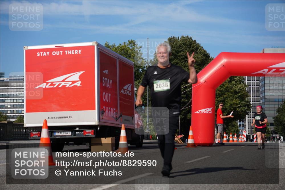 07.09.2025 - BARMER Alsterlauf Yannick Fuchs http://msf.ph/oto/8829590 07.09.2025 10:32:20 Laufen 2038 meine-sportfotos.de