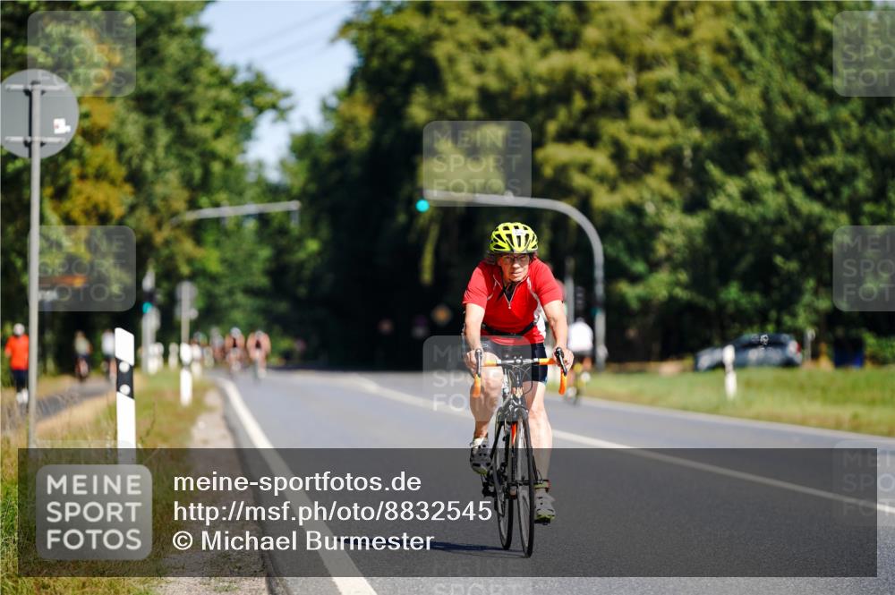 07.09.2025 - 19. Norderstedt Triathlon Michael Burmester http://msf.ph/oto/8832545 07.09.2025 11:44:14 Radfahren 1229 meine-sportfotos.de