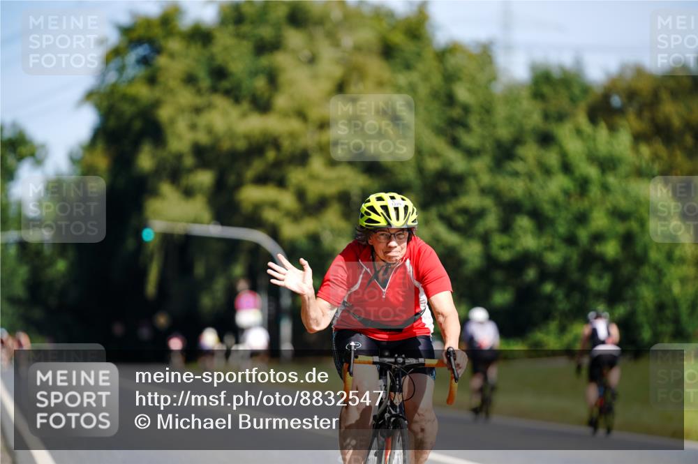 07.09.2025 - 19. Norderstedt Triathlon Michael Burmester http://msf.ph/oto/8832547 07.09.2025 11:44:15 Radfahren 1229 meine-sportfotos.de