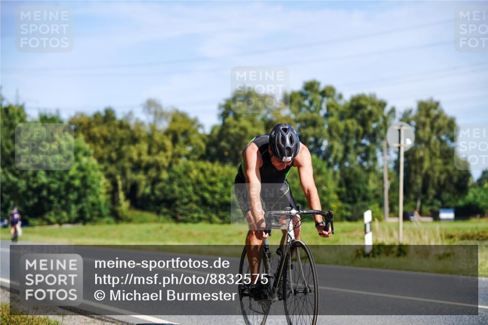 07.09.2025 - 19. Norderstedt Triathlon Michael Burmester http://msf.ph/oto/8832575 07.09.2025 11:45:10 Radfahren 1217 meine-sportfotos.de