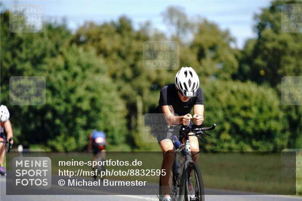 07.09.2025 - 19. Norderstedt Triathlon Michael Burmester http://msf.ph/oto/8832595 07.09.2025 11:46:28 Radfahren 237 meine-sportfotos.de