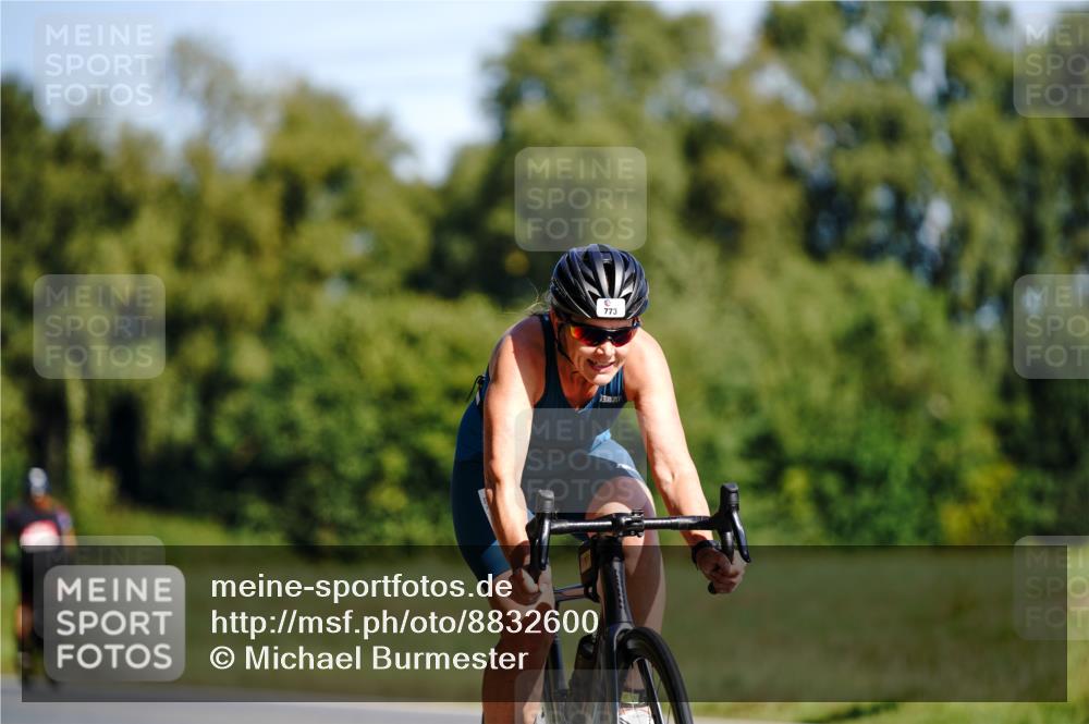 07.09.2025 - 19. Norderstedt Triathlon Michael Burmester http://msf.ph/oto/8832600 07.09.2025 11:46:33 Radfahren 237, 773, 775, 1197 meine-sportfotos.de