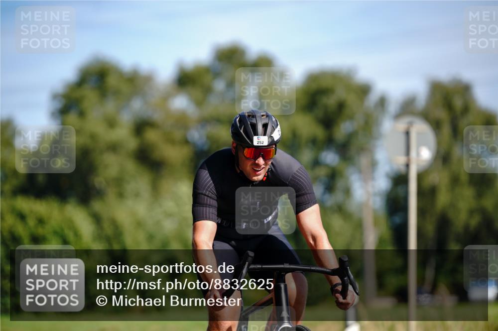 07.09.2025 - 19. Norderstedt Triathlon Michael Burmester http://msf.ph/oto/8832625 07.09.2025 11:47:30 Radfahren 155, 252, 279, 303 meine-sportfotos.de