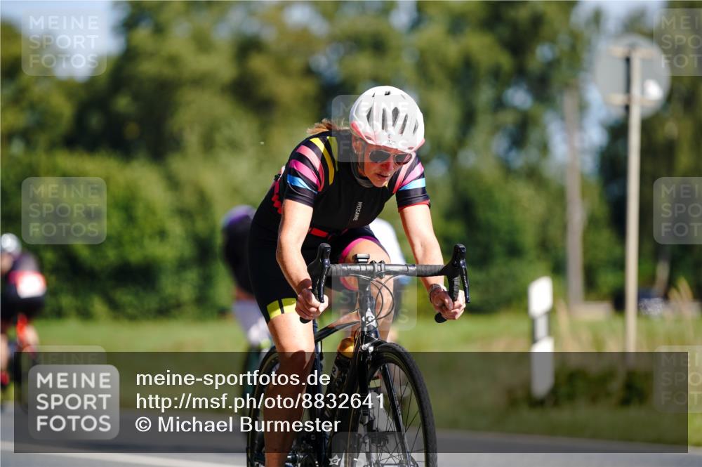 07.09.2025 - 19. Norderstedt Triathlon Michael Burmester http://msf.ph/oto/8832641 07.09.2025 11:47:54 Radfahren 822 meine-sportfotos.de