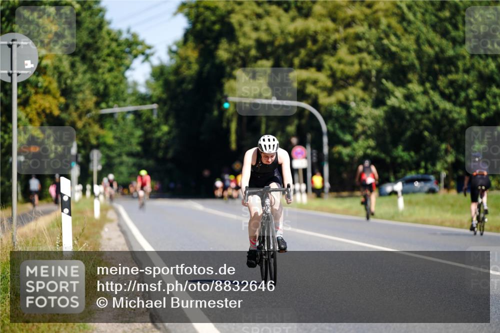 07.09.2025 - 19. Norderstedt Triathlon Michael Burmester http://msf.ph/oto/8832646 07.09.2025 11:48:31 Radfahren 1288 meine-sportfotos.de