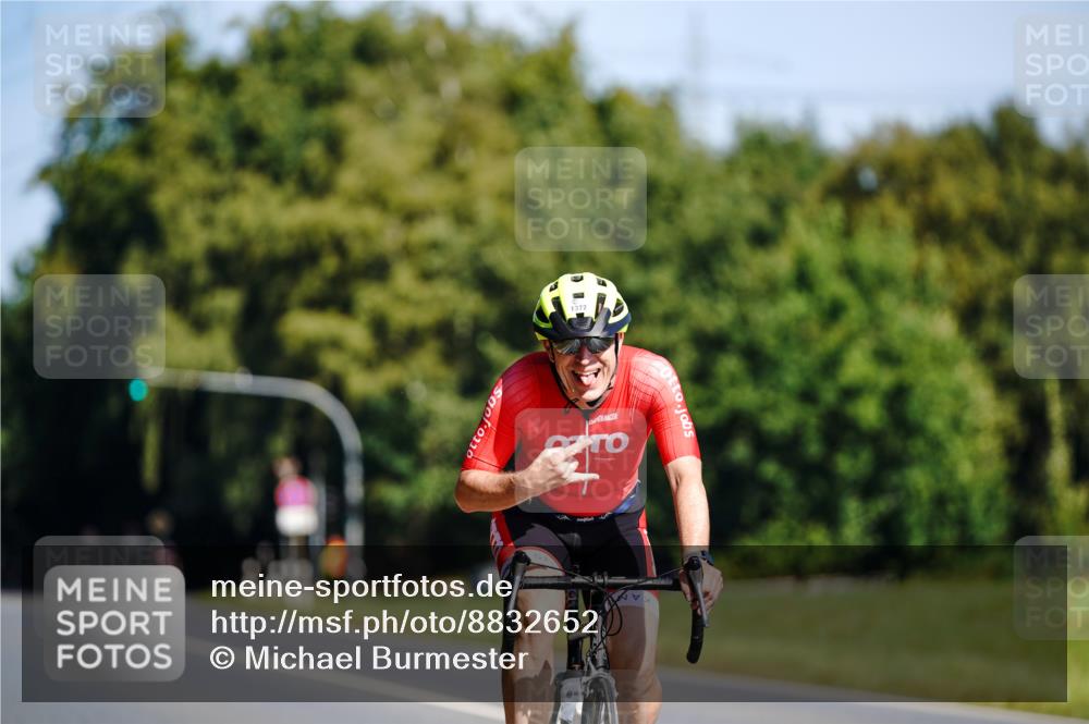 07.09.2025 - 19. Norderstedt Triathlon Michael Burmester http://msf.ph/oto/8832652 07.09.2025 11:48:42 Radfahren 1372 meine-sportfotos.de