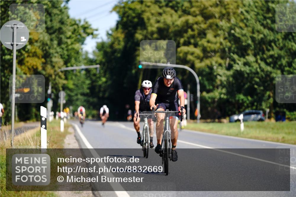 07.09.2025 - 19. Norderstedt Triathlon Michael Burmester http://msf.ph/oto/8832669 07.09.2025 11:49:46 Radfahren 253, 1223 meine-sportfotos.de