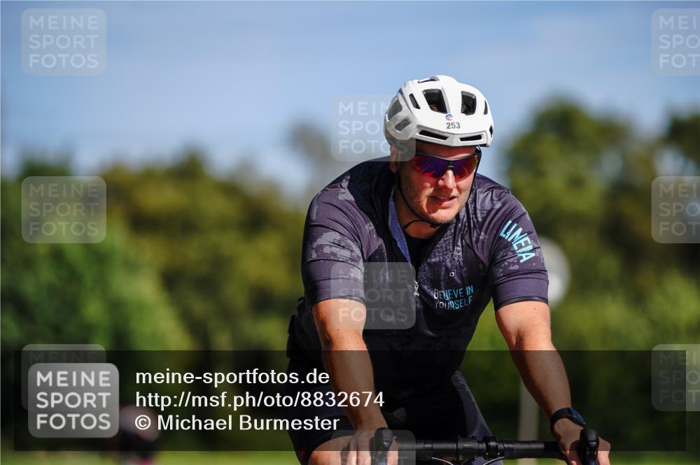 07.09.2025 - 19. Norderstedt Triathlon Michael Burmester http://msf.ph/oto/8832674 07.09.2025 11:49:49 Radfahren 253, 1223 meine-sportfotos.de