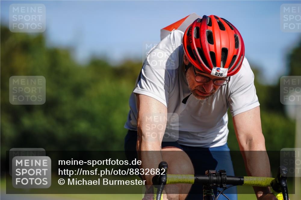 07.09.2025 - 19. Norderstedt Triathlon Michael Burmester http://msf.ph/oto/8832682 07.09.2025 11:50:00 Radfahren 826, 849 meine-sportfotos.de