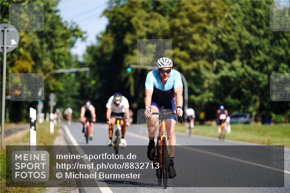 07.09.2025 - 19. Norderstedt Triathlon Michael Burmester http://msf.ph/oto/8832713 07.09.2025 11:51:47 Radfahren 1319 meine-sportfotos.de