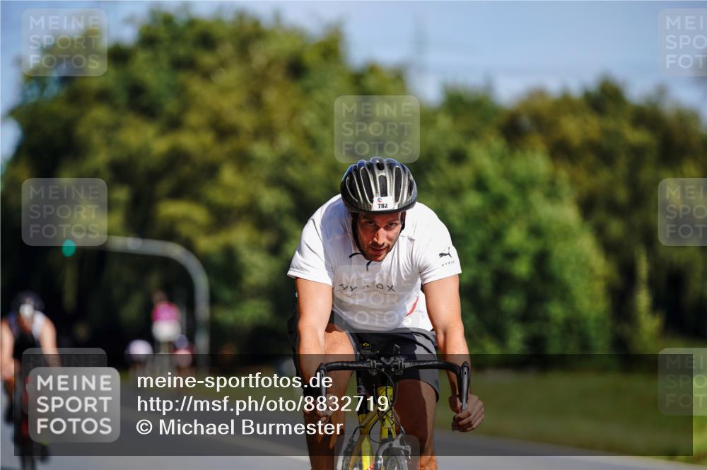 07.09.2025 - 19. Norderstedt Triathlon Michael Burmester http://msf.ph/oto/8832719 07.09.2025 11:51:51 Radfahren 267, 782, 1319 meine-sportfotos.de