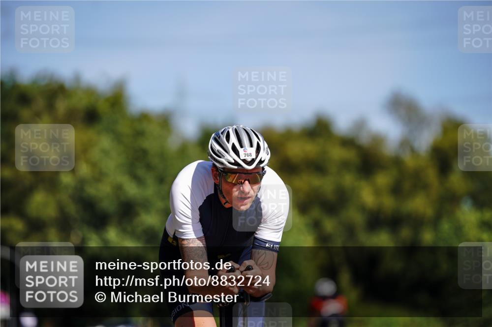 07.09.2025 - 19. Norderstedt Triathlon Michael Burmester http://msf.ph/oto/8832724 07.09.2025 11:52:02 Radfahren 768 meine-sportfotos.de