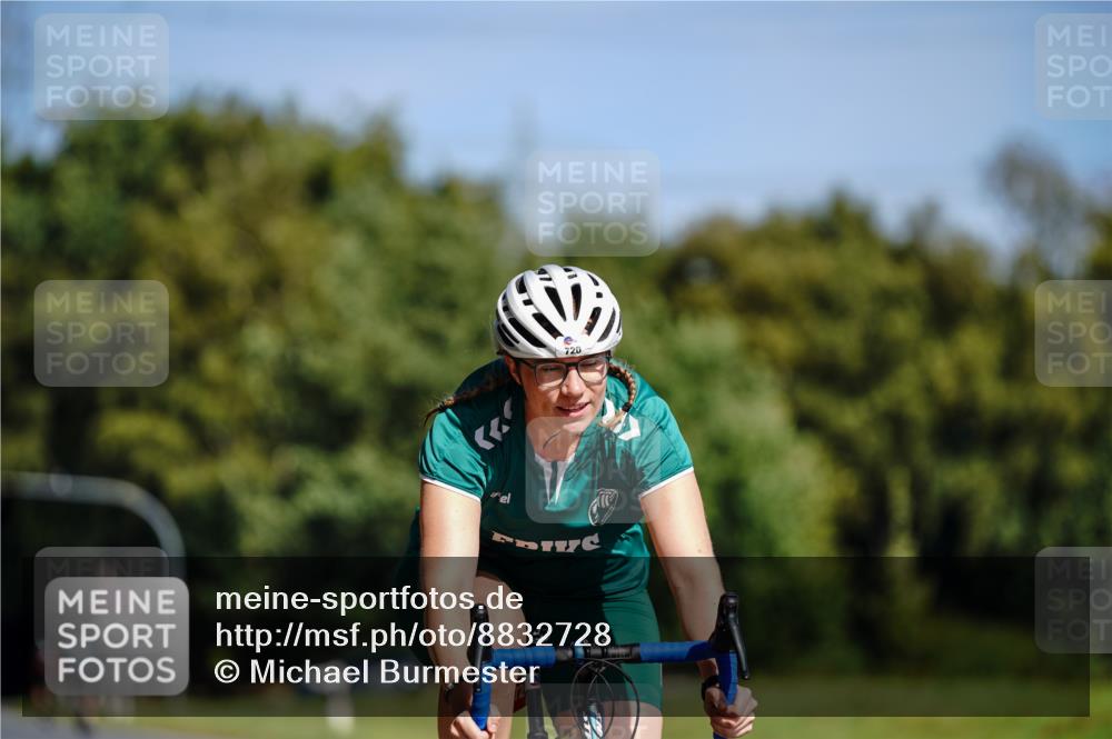 07.09.2025 - 19. Norderstedt Triathlon Michael Burmester http://msf.ph/oto/8832728 07.09.2025 11:52:11 Radfahren 720 meine-sportfotos.de