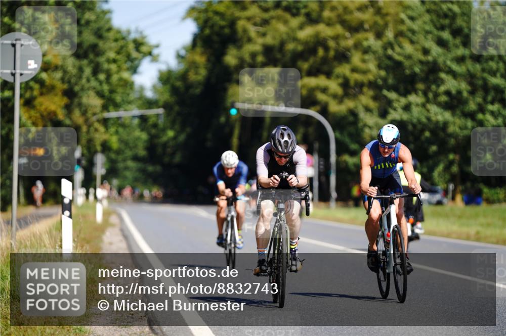 07.09.2025 - 19. Norderstedt Triathlon Michael Burmester http://msf.ph/oto/8832743 07.09.2025 11:52:48 Radfahren 136, 791, 837 meine-sportfotos.de