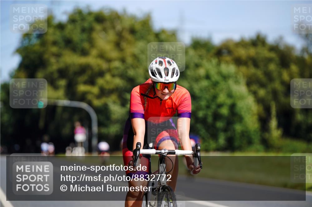 07.09.2025 - 19. Norderstedt Triathlon Michael Burmester http://msf.ph/oto/8832772 07.09.2025 11:54:00 Radfahren 714 meine-sportfotos.de