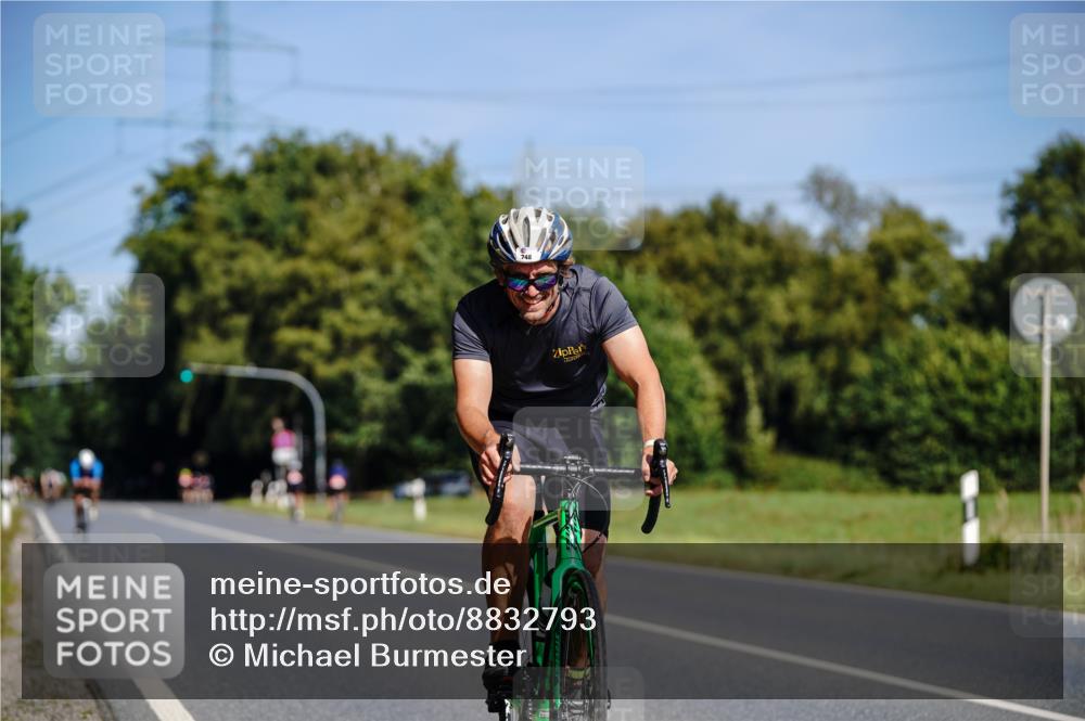 07.09.2025 - 19. Norderstedt Triathlon Michael Burmester http://msf.ph/oto/8832793 07.09.2025 11:54:23 Radfahren 748, 1233 meine-sportfotos.de