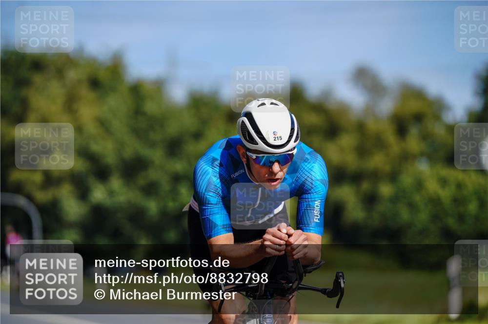 07.09.2025 - 19. Norderstedt Triathlon Michael Burmester http://msf.ph/oto/8832798 07.09.2025 11:54:28 Radfahren 215 meine-sportfotos.de