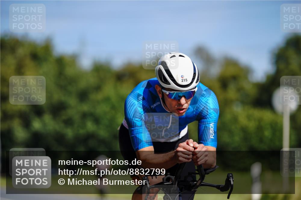 07.09.2025 - 19. Norderstedt Triathlon Michael Burmester http://msf.ph/oto/8832799 07.09.2025 11:54:29 Radfahren 215 meine-sportfotos.de