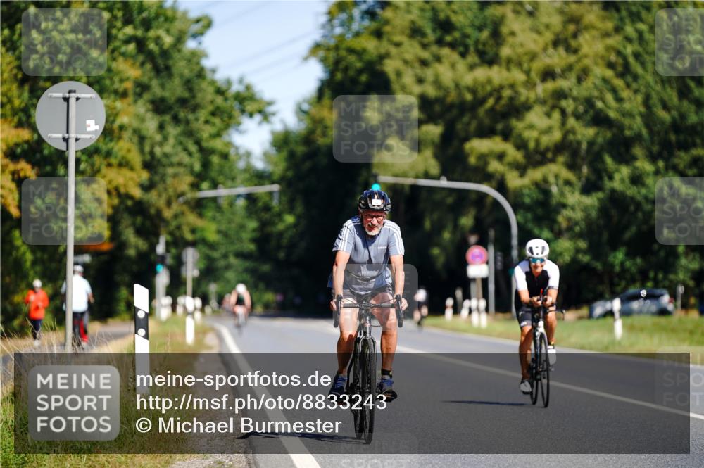 07.09.2025 - 19. Norderstedt Triathlon Michael Burmester http://msf.ph/oto/8833243 07.09.2025 11:44:46 Radfahren 186, 192 meine-sportfotos.de