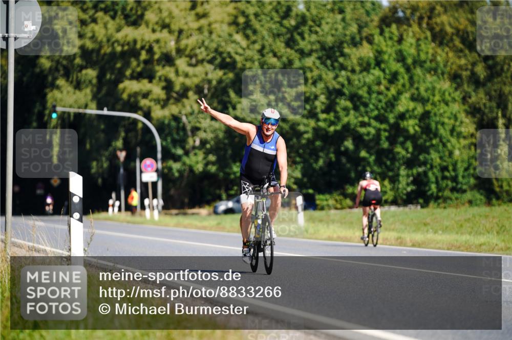 07.09.2025 - 19. Norderstedt Triathlon Michael Burmester http://msf.ph/oto/8833266 07.09.2025 11:45:40 Radfahren 710 meine-sportfotos.de