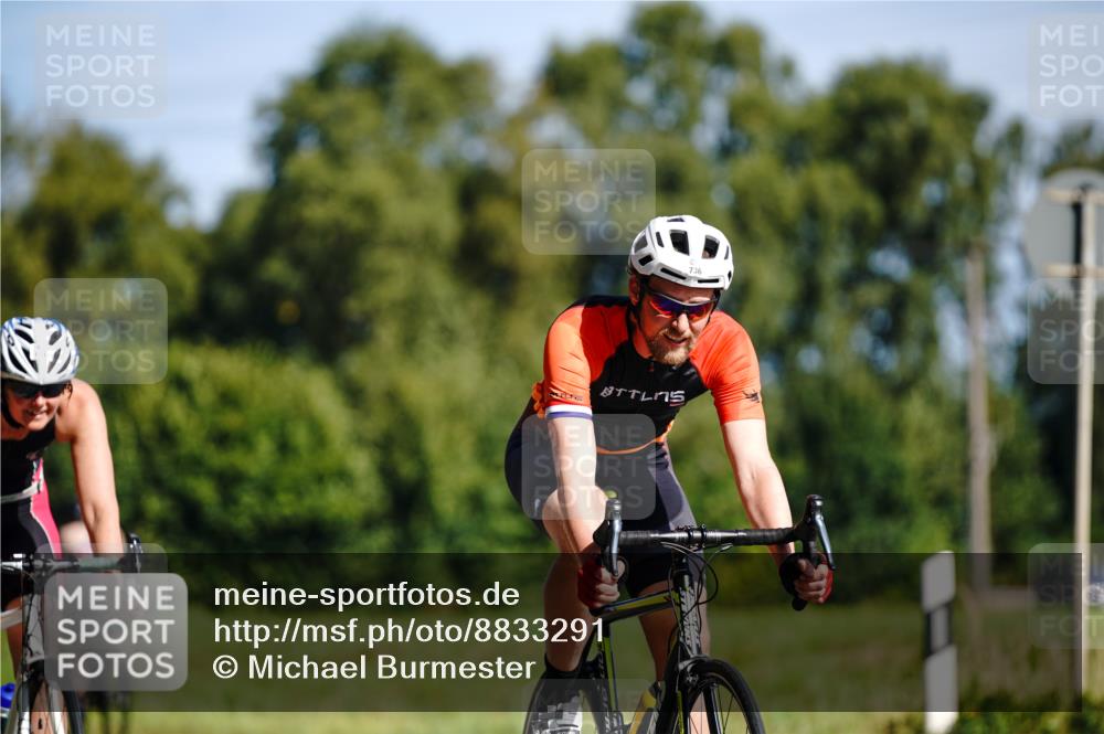07.09.2025 - 19. Norderstedt Triathlon Michael Burmester http://msf.ph/oto/8833291 07.09.2025 11:46:50 Radfahren 736, 1258, 1333 meine-sportfotos.de