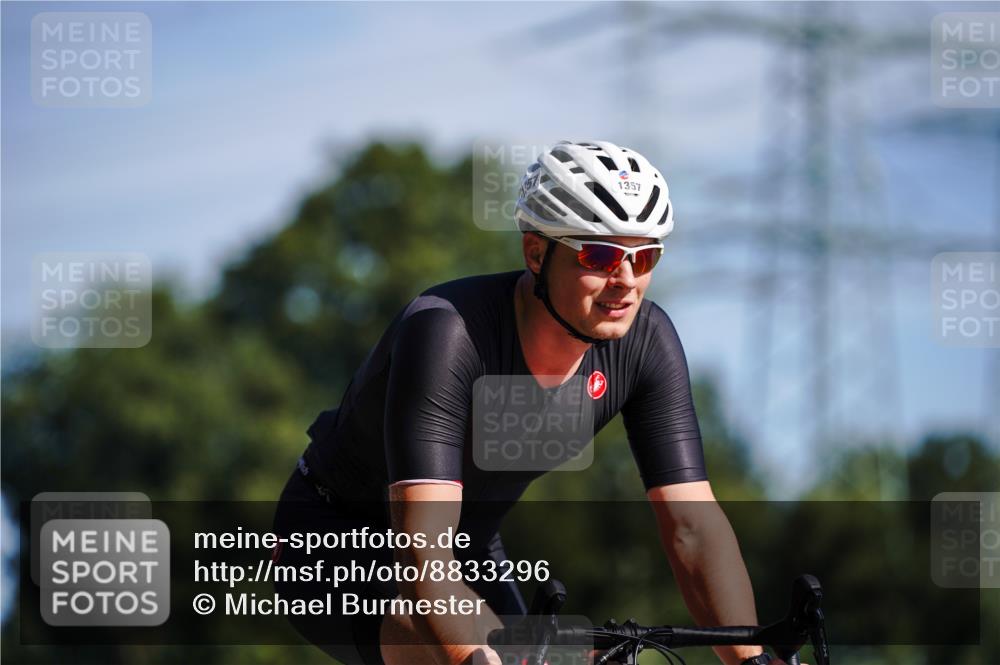 07.09.2025 - 19. Norderstedt Triathlon Michael Burmester http://msf.ph/oto/8833296 07.09.2025 11:47:10 Radfahren 1357 meine-sportfotos.de