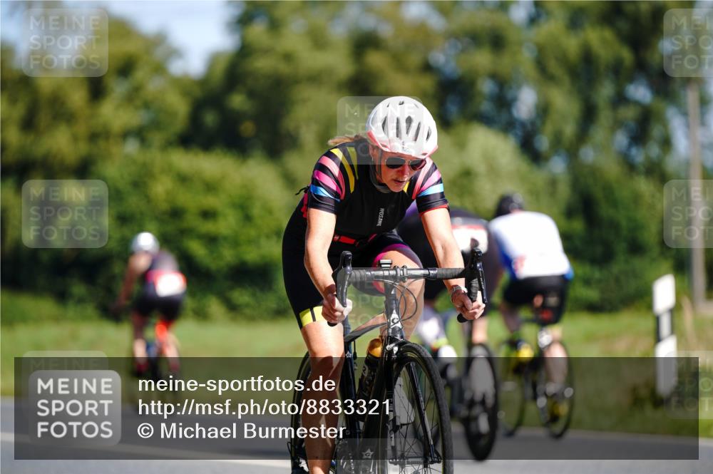 07.09.2025 - 19. Norderstedt Triathlon Michael Burmester http://msf.ph/oto/8833321 07.09.2025 11:47:54 Radfahren 822 meine-sportfotos.de