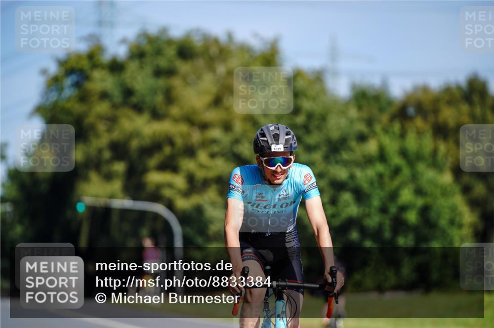 07.09.2025 - 19. Norderstedt Triathlon Michael Burmester http://msf.ph/oto/8833384 07.09.2025 11:51:10 Radfahren 1239 meine-sportfotos.de