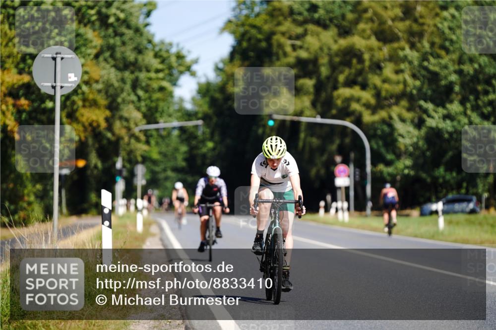07.09.2025 - 19. Norderstedt Triathlon Michael Burmester http://msf.ph/oto/8833410 07.09.2025 11:52:15 Radfahren 719 meine-sportfotos.de