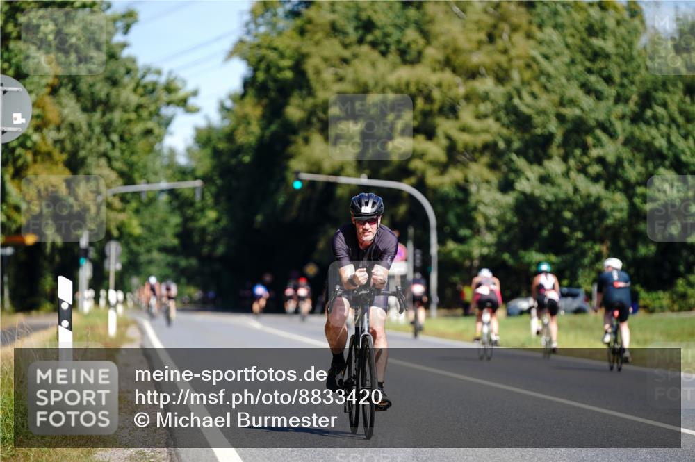 07.09.2025 - 19. Norderstedt Triathlon Michael Burmester http://msf.ph/oto/8833420 07.09.2025 11:52:35 Radfahren 729 meine-sportfotos.de