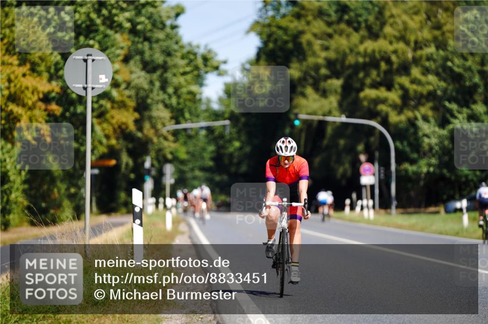 07.09.2025 - 19. Norderstedt Triathlon Michael Burmester http://msf.ph/oto/8833451 07.09.2025 11:53:57 Radfahren 714 meine-sportfotos.de