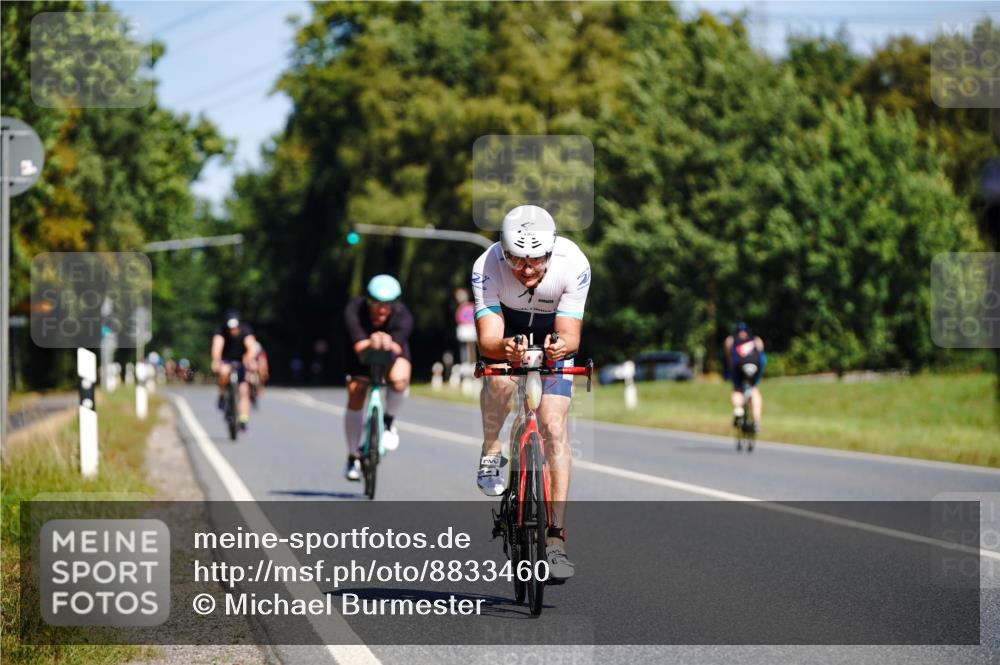 07.09.2025 - 19. Norderstedt Triathlon Michael Burmester http://msf.ph/oto/8833460 07.09.2025 11:54:12 Radfahren 281, 861, 1363 meine-sportfotos.de