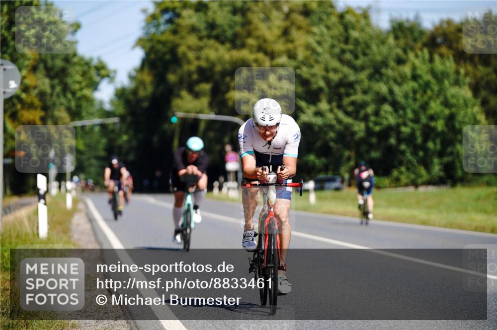 07.09.2025 - 19. Norderstedt Triathlon Michael Burmester http://msf.ph/oto/8833461 07.09.2025 11:54:12 Radfahren 281, 861, 1363 meine-sportfotos.de