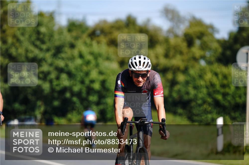 07.09.2025 - 19. Norderstedt Triathlon Michael Burmester http://msf.ph/oto/8833473 07.09.2025 11:54:22 Radfahren 287, 748, 1233 meine-sportfotos.de