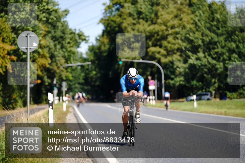 07.09.2025 - 19. Norderstedt Triathlon Michael Burmester http://msf.ph/oto/8833478 07.09.2025 11:54:27 Radfahren 215 meine-sportfotos.de