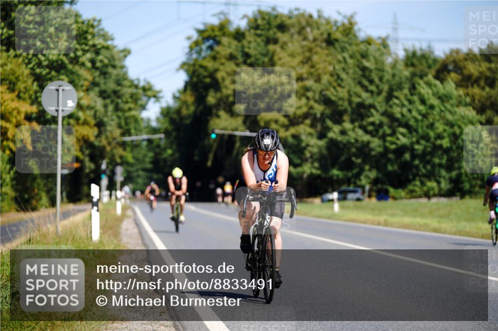 07.09.2025 - 19. Norderstedt Triathlon Michael Burmester http://msf.ph/oto/8833491 07.09.2025 11:54:44 Radfahren 741, 779, 1371 meine-sportfotos.de