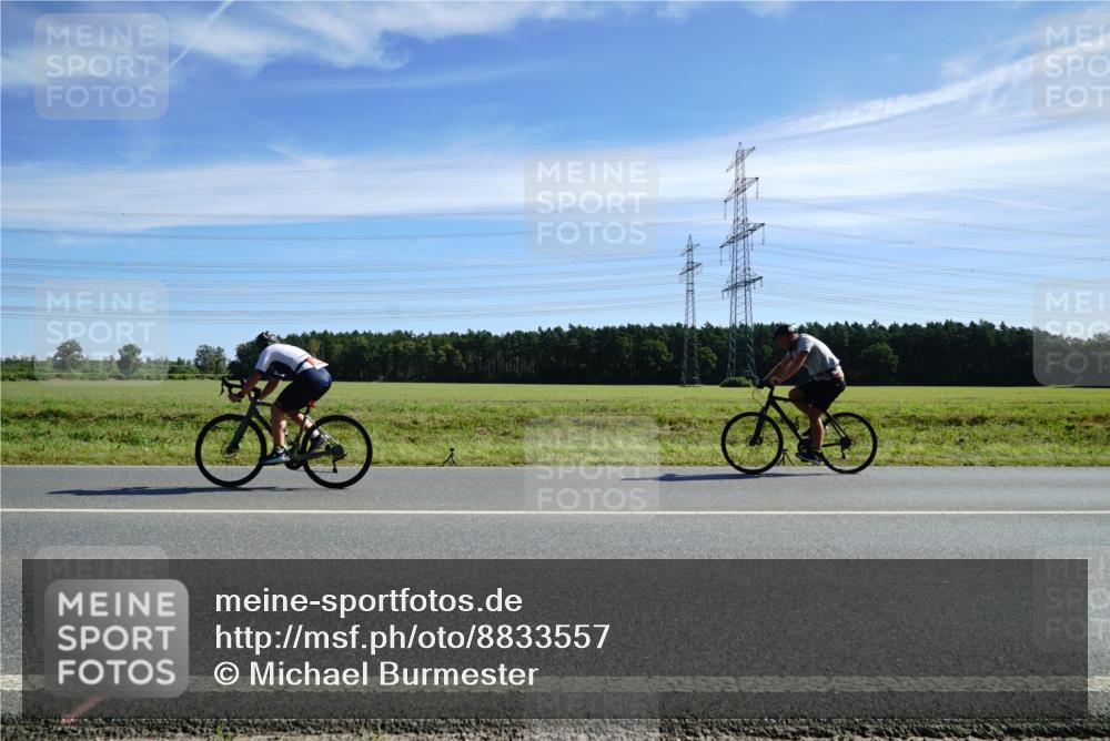 07.09.2025 - 19. Norderstedt Triathlon Michael Burmester http://msf.ph/oto/8833557 07.09.2025 11:53:51 Radfahren 1246 meine-sportfotos.de