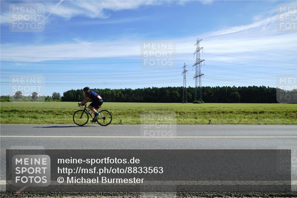 07.09.2025 - 19. Norderstedt Triathlon Michael Burmester http://msf.ph/oto/8833563 07.09.2025 11:53:54 Radfahren  meine-sportfotos.de