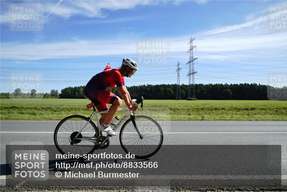 07.09.2025 - 19. Norderstedt Triathlon Michael Burmester http://msf.ph/oto/8833566 07.09.2025 11:54:00 Radfahren 714 meine-sportfotos.de