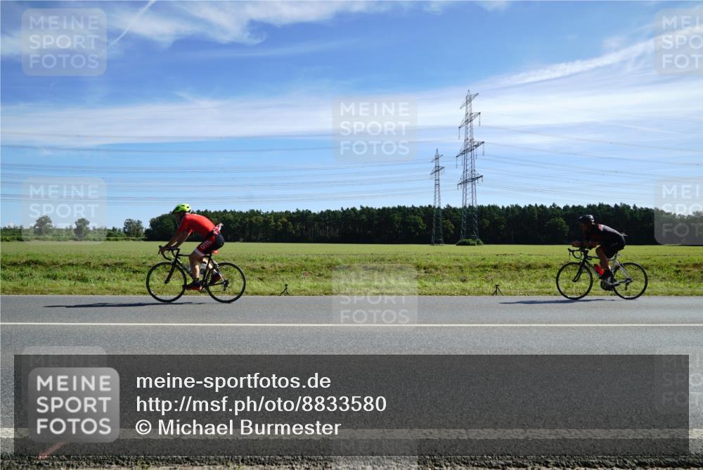 07.09.2025 - 19. Norderstedt Triathlon Michael Burmester http://msf.ph/oto/8833580 07.09.2025 11:54:03 Radfahren 714 meine-sportfotos.de