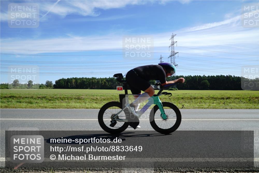 07.09.2025 - 19. Norderstedt Triathlon Michael Burmester http://msf.ph/oto/8833649 07.09.2025 11:54:14 Radfahren 281, 861, 1363 meine-sportfotos.de